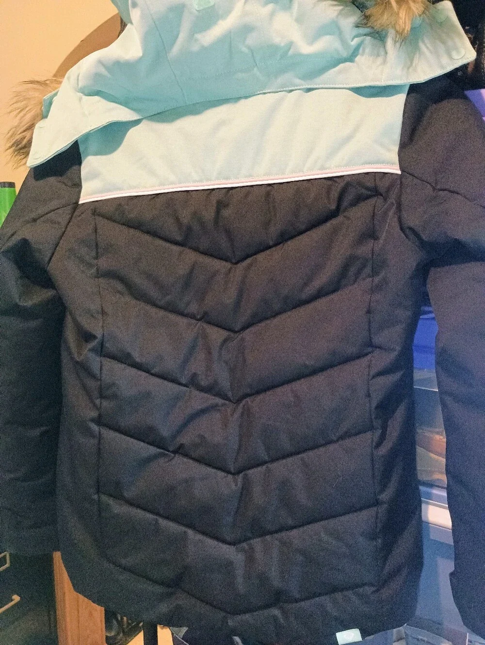 Roxy Girl DryFlight Insulated Ski Snowboard Jacket Size 12 / Large Black Mint